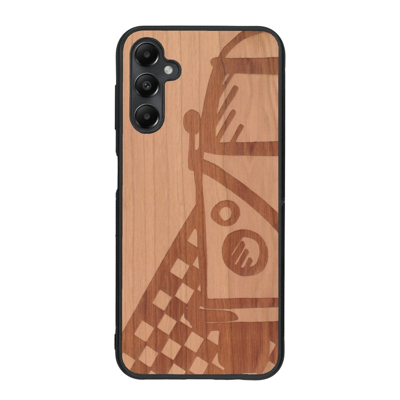 Coque de protection en bois véritable fabriquée en France pour Samsung A34 sur le thème du voyage avec un van combi