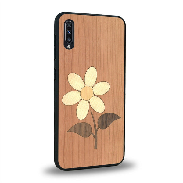 Coque de protection en bois véritable fabriquée en France pour Samsung A50 alliant plusieurs essences de bois pour représenter une marguerite