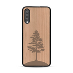 Coque de protection en bois véritable fabriquée en France pour  sur le thème de la nature, de la fôret et de l'écoresponsabilité avec une gravure représentant un arbre 