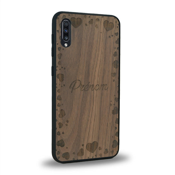 Coque de protection en bois véritable fabriquée en France pour Samsung A50 sur le thème de la fête des mères avec un motif représentant des coeurs et des feuilles