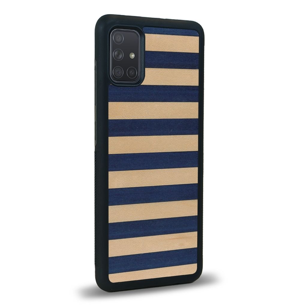 Coque de protection en bois véritable fabriquée en France pour Samsung A51 alliant plusieurs essences de bois pour représenter une marinière