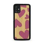 Coque de protection en bois véritable fabriquée en France pour  alliant plusieurs essences de bois pour représenter des coeurs pour les amoureux