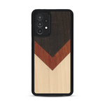 Coque de protection en bois véritable fabriquée en France pour  alliant du chêne fumé, du padouk et du bambou en forme de chevron sur le thème de l'art abstrait