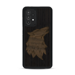 Coque de protection en bois véritable fabriquée en France pour  alliant du chêne fumé et du noyer représentant une tête de loup géométrique de profil sur le thème des animaux et de la nature
