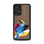 Coque de protection en bois véritable fabriquée en France pour Samsung A52 représentant un toucan coloré avec un design moderne et minimaliste sur le thème de la jungle et de la nature