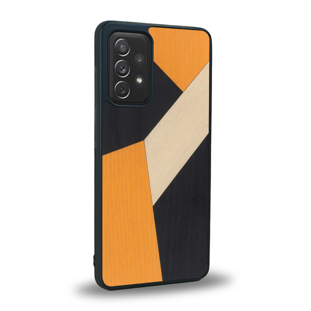Coque de protection en bois véritable fabriquée en France pour Samsung A52 alliant du bambou, du tulipier orange et noir en forme de mosaïque minimaliste sur le thème de l'art abstrait