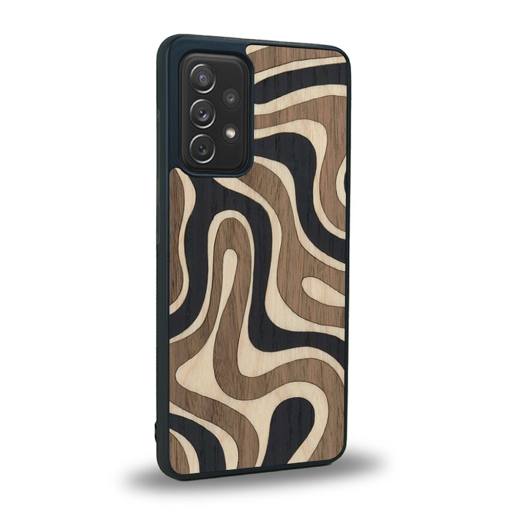 Coque de protection en bois véritable fabriquée en France pour Samsung A52 alliant plusieurs essences de bois pour représenter une ondulation