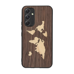 Coque de protection en bois véritable fabriquée en France pour  alliant du bambou et du noyer sur le thème du voyage et de l'aventure représentant une mappemonde