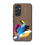 Coque de protection en bois véritable fabriquée en France pour Samsung A54 5G représentant un toucan coloré avec un design moderne et minimaliste sur le thème de la jungle et de la nature