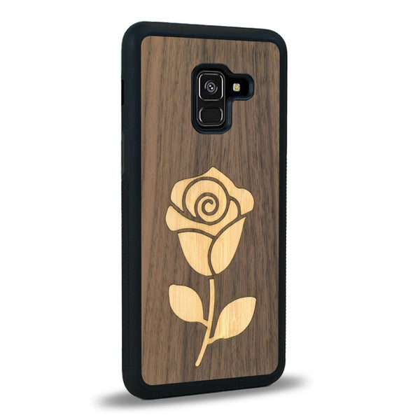 Coque de protection en bois véritable fabriquée en France pour Samsung A8 2018 alliant plusieurs essences de bois pour représenter une rose