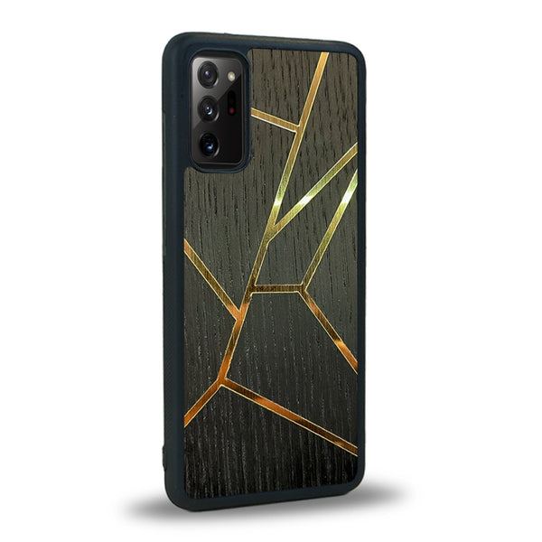 Coque de protection en bois véritable fabriquée en France pour Samsung Note 20 alliant plusieurs essences de bois pour représenter des fragments design