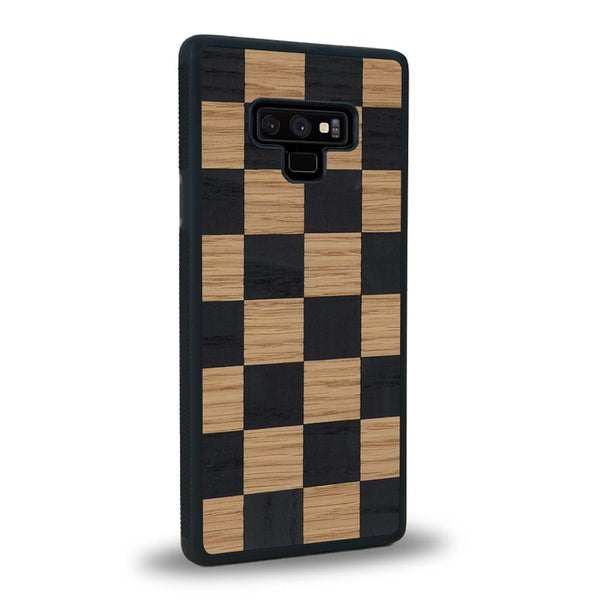 Coque de protection en bois véritable fabriquée en France pour Samsung Note 9 alliant plusieurs essences de bois pour représenter un damier