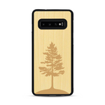 Coque de protection en bois véritable fabriquée en France pour  sur le thème de la nature, de la fôret et de l'écoresponsabilité avec une gravure représentant un arbre 