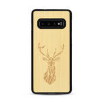 Coque de protection en bois véritable fabriquée en France pour  sur le thème de la nature et des animaux représentant une tête de cerf gométrique avec un design moderne et minimaliste