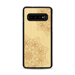 Coque de protection en bois véritable fabriquée en France pour  sur le thème de la bohème et du tatouage au henné avec une gravure représentant un mandala