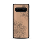 Coque de protection en bois véritable fabriquée en France pour  sur le thème de la bohème et du tatouage au henné avec une gravure représentant un mandala