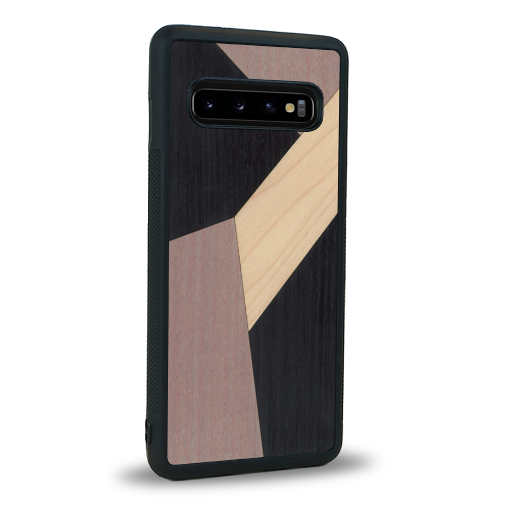 Coque de protection en bois véritable fabriquée en France pour Samsung S10 alliant du bambou, du tulipier mauve et noir en forme de mosaïque minimaliste sur le thème de l'art abstrait