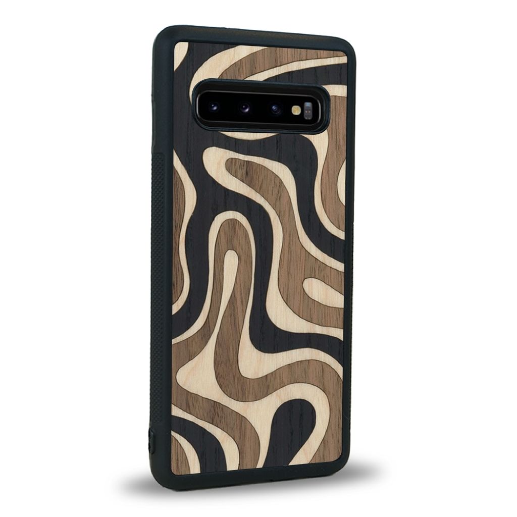 Coque de protection en bois véritable fabriquée en France pour Samsung S10 alliant plusieurs essences de bois pour représenter une ondulation