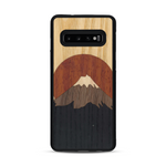 Coque de protection en bois véritable fabriquée en France pour  alliant plusieurs essences de bois pour représenter le mont Fuji