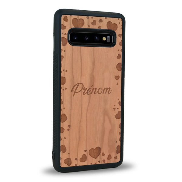 Coque de protection en bois véritable fabriquée en France pour Samsung S10 sur le thème de la fête des mères avec un motif représentant des coeurs et des feuilles