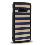Coque de protection en bois véritable fabriquée en France pour Samsung S10E alliant plusieurs essences de bois pour représenter une marinière