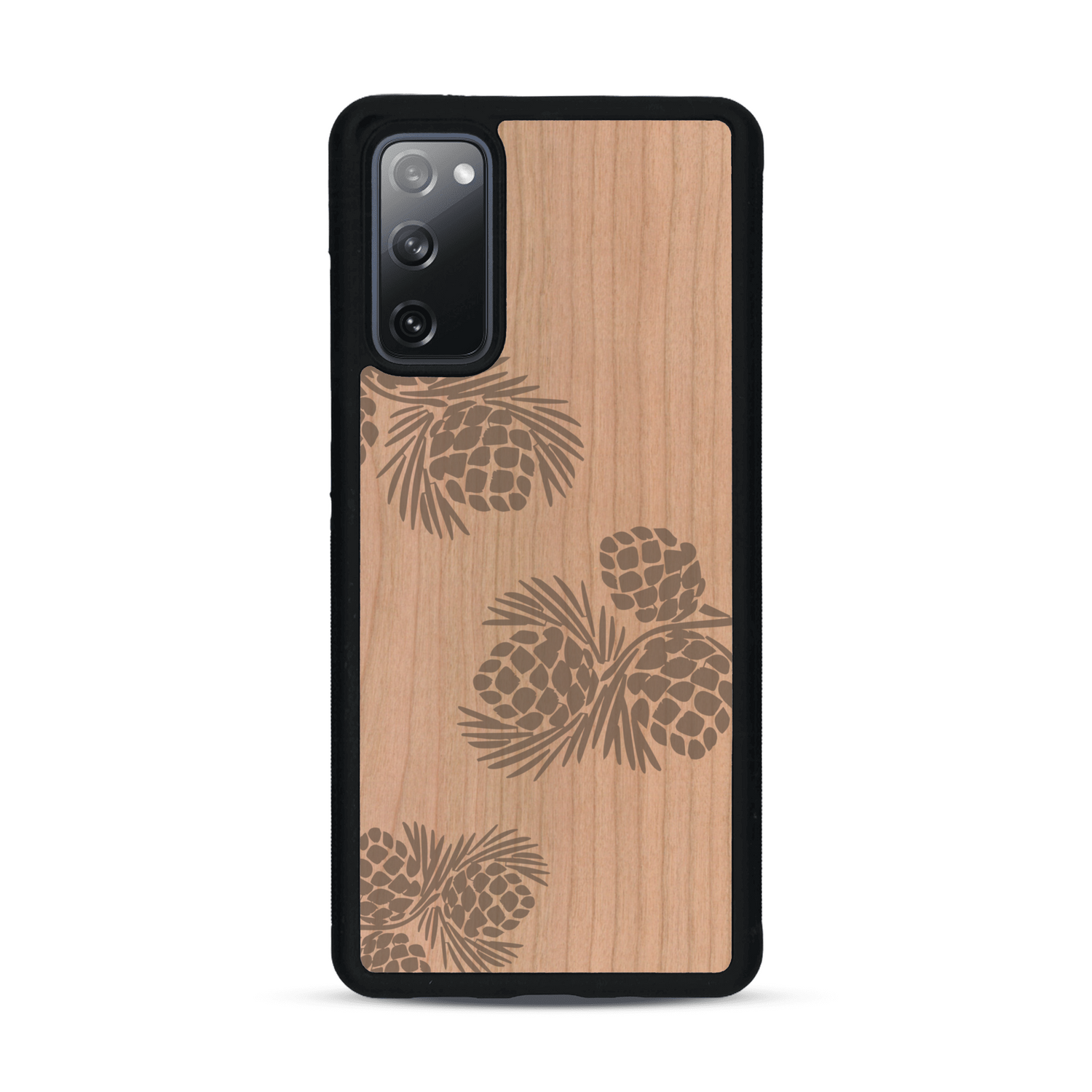 Coque de protection en bois véritable fabriquée en France pour  sur le thème de la nature des arbres avec un motif de gravure représentant des épines de sapin et des pommes de pin