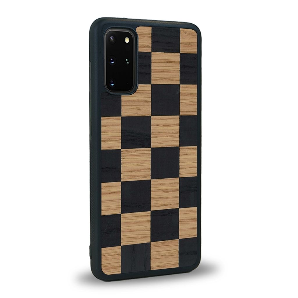 Coque de protection en bois véritable fabriquée en France pour Samsung S20FE alliant plusieurs essences de bois pour représenter un damier