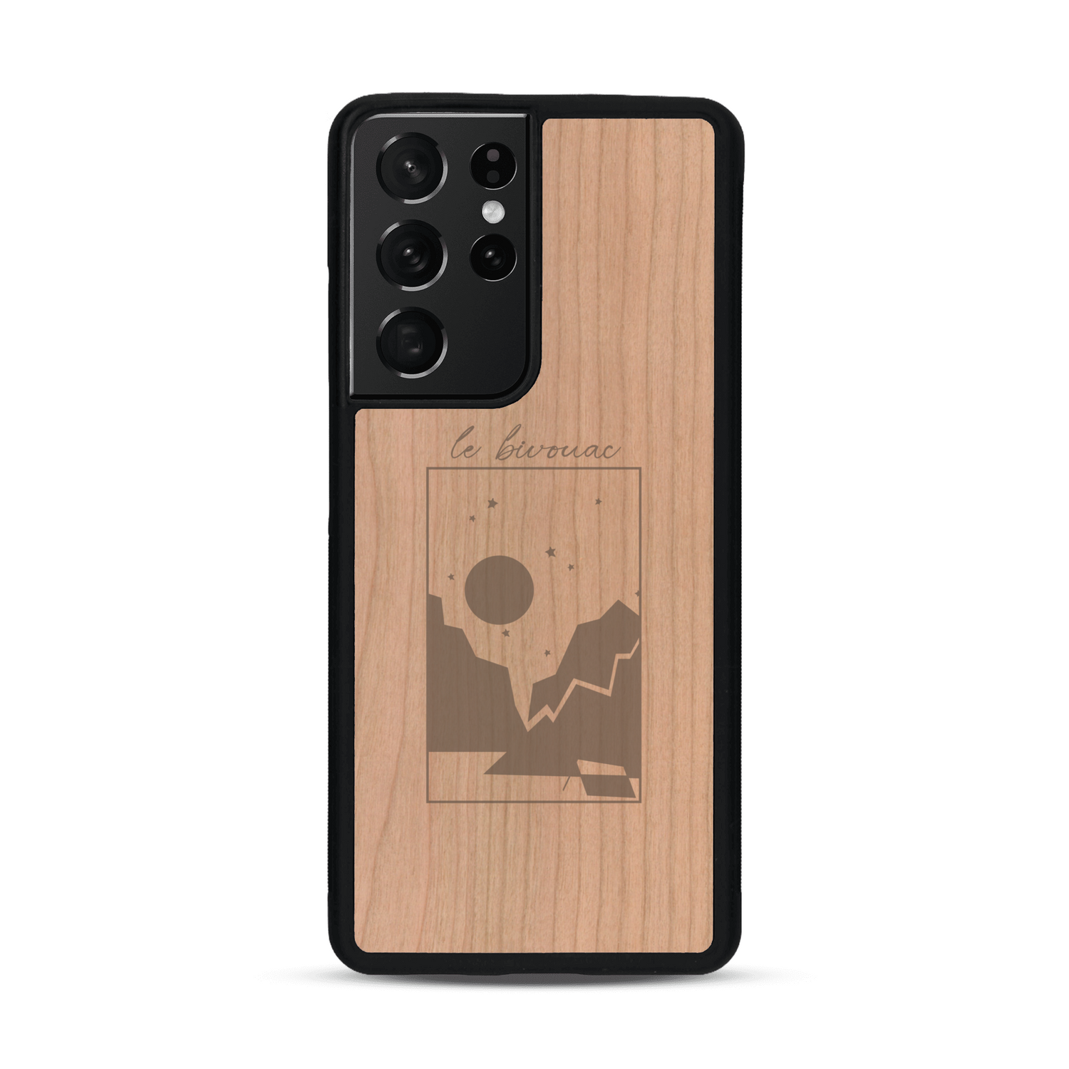 Coque de protection en bois véritable fabriquée en France pour  sur le thème du camping en pleine nature et du bivouac avec la phrase "Aventure is out there"