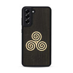 Coque de protection en bois véritable fabriquée en France pour  alliant du chêne fumé et du bambou et doré représentant un triskell