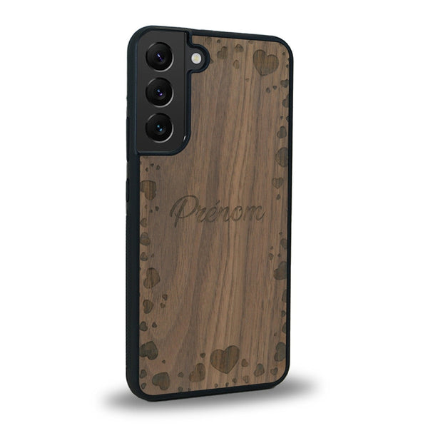 Coque de protection en bois véritable fabriquée en France pour Samsung S21FE sur le thème de la fête des mères avec un motif représentant des coeurs et des feuilles