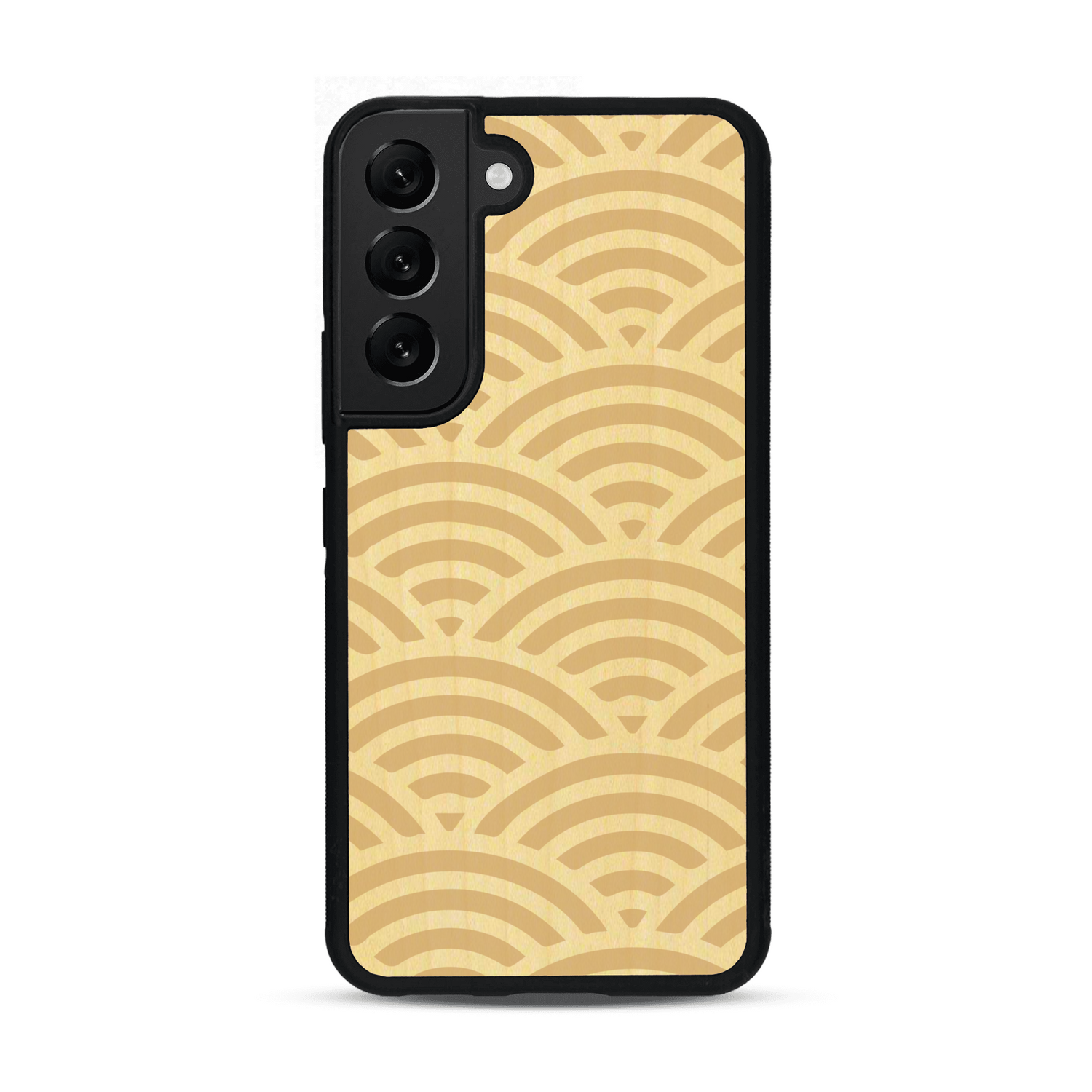 Coque de protection en bois véritable fabriquée en France pour  baptisée "La Sinjak" avec un motif de gravure abstrait représentant la répétition d'un symbole wifi