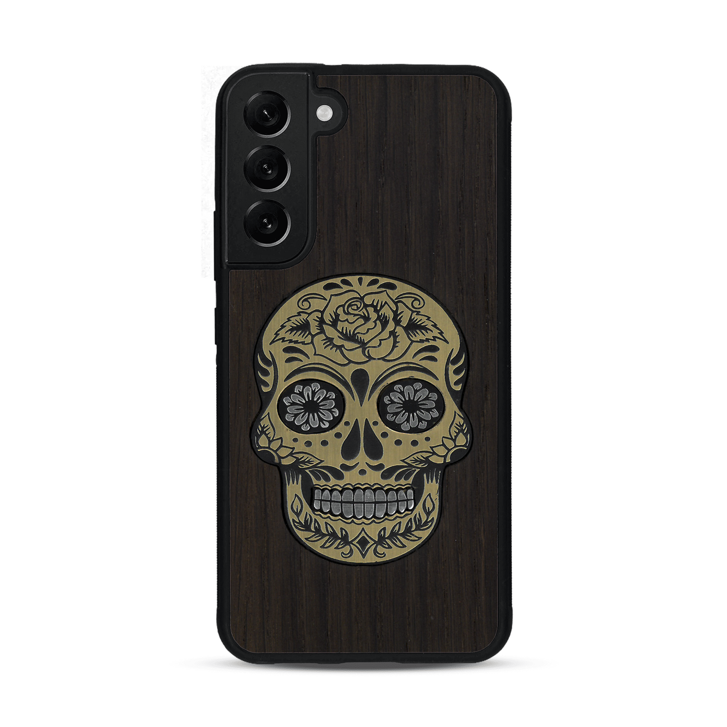 Coque de protection en bois véritable fabriquée en France pour  alliant du chêne fumé avec du métal argenté et doré représentant une tête de mort mexicaine sur le thème Dia de los Muertos