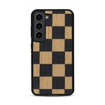Coque de protection en bois véritable fabriquée en France pour  alliant plusieurs essences de bois pour représenter un damier