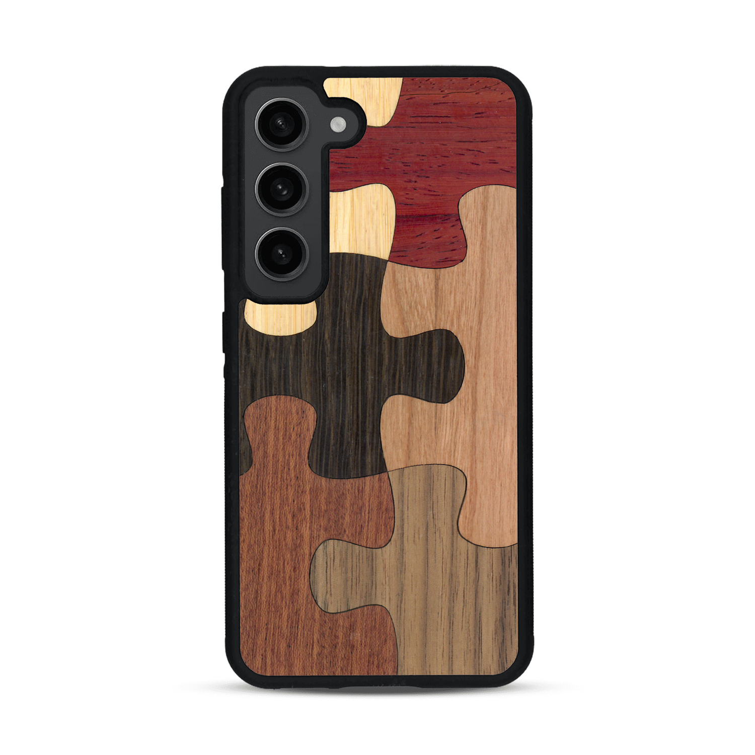 Coque de protection en bois véritable fabriquée en France pour  représentant un puzzle en six pièces qui allie du chêne fumé, du noyer, du bambou, du padouk, du merisier et de l'acajou