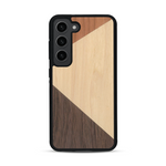Coque de protection en bois véritable fabriquée en France pour  alliant du merisier, du noyer et du bambou formant chacun deux triangles et un trapèze avec deux jointures en diagonale sur le thème de l'art abstrait