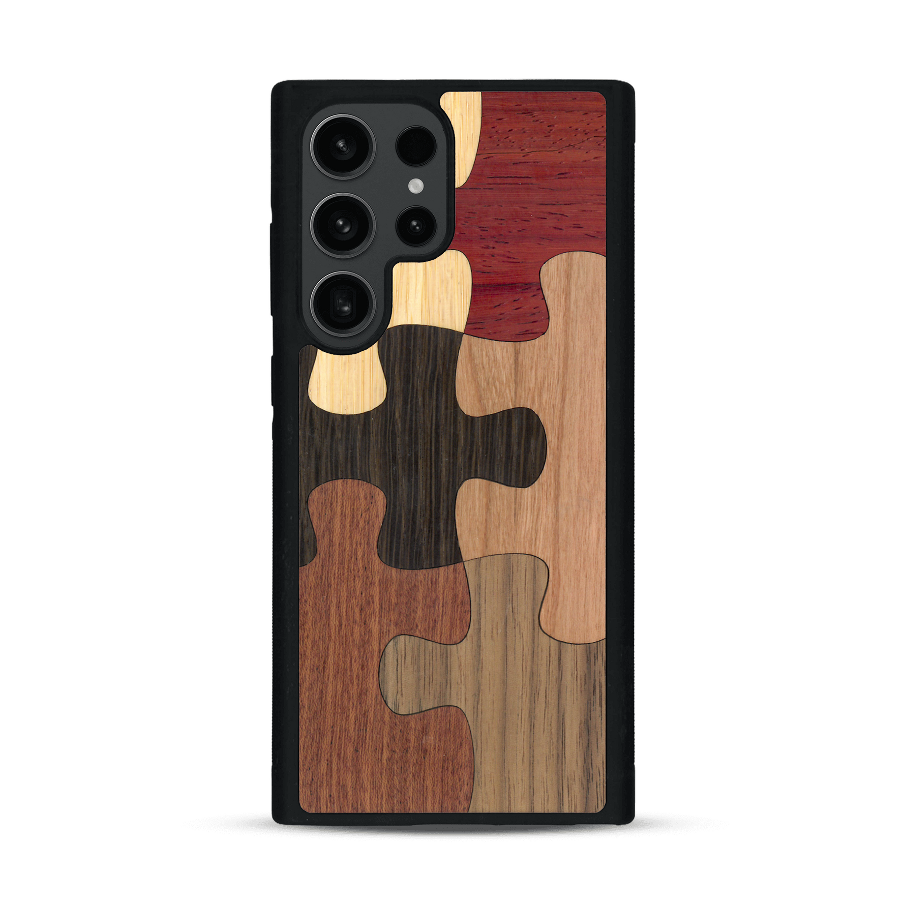 Coque de protection en bois véritable fabriquée en France pour  représentant un puzzle en six pièces qui allie du chêne fumé, du noyer, du bambou, du padouk, du merisier et de l'acajou