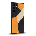 Coque de protection en bois véritable fabriquée en France pour Samsung S23 Ultra alliant du bambou, du tulipier orange et noir en forme de mosaïque minimaliste sur le thème de l'art abstrait