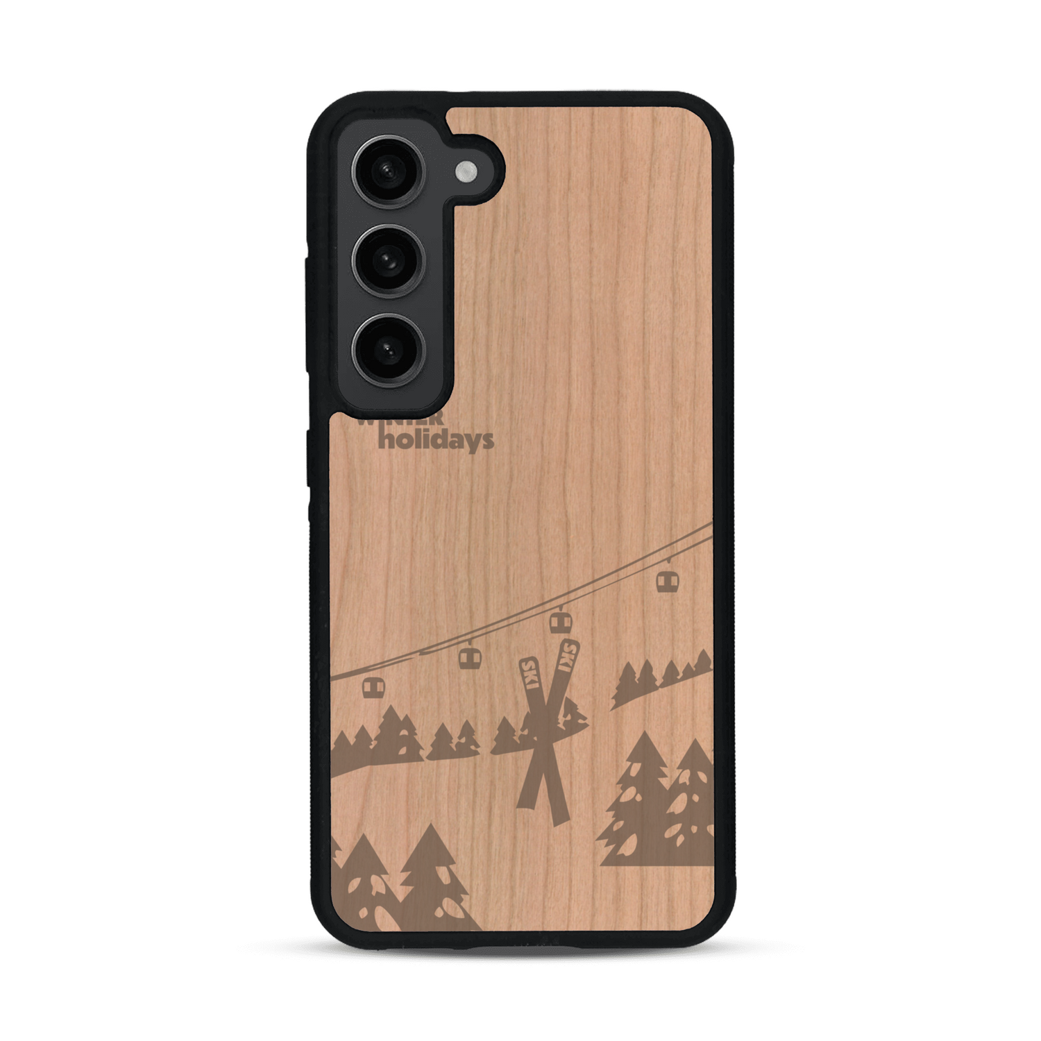 Coque de protection en bois véritable fabriquée en France pour  sur le thème de la montagne, du ski et de la neige avec un motif représentant une paire de ski plantée dans la neige avec en fond des montagnes enneigées