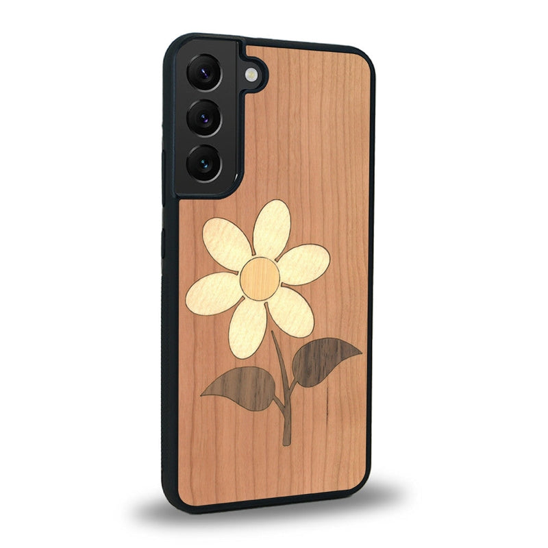 Coque de protection en bois véritable fabriquée en France pour Samsung S23FE alliant plusieurs essences de bois pour représenter une marguerite