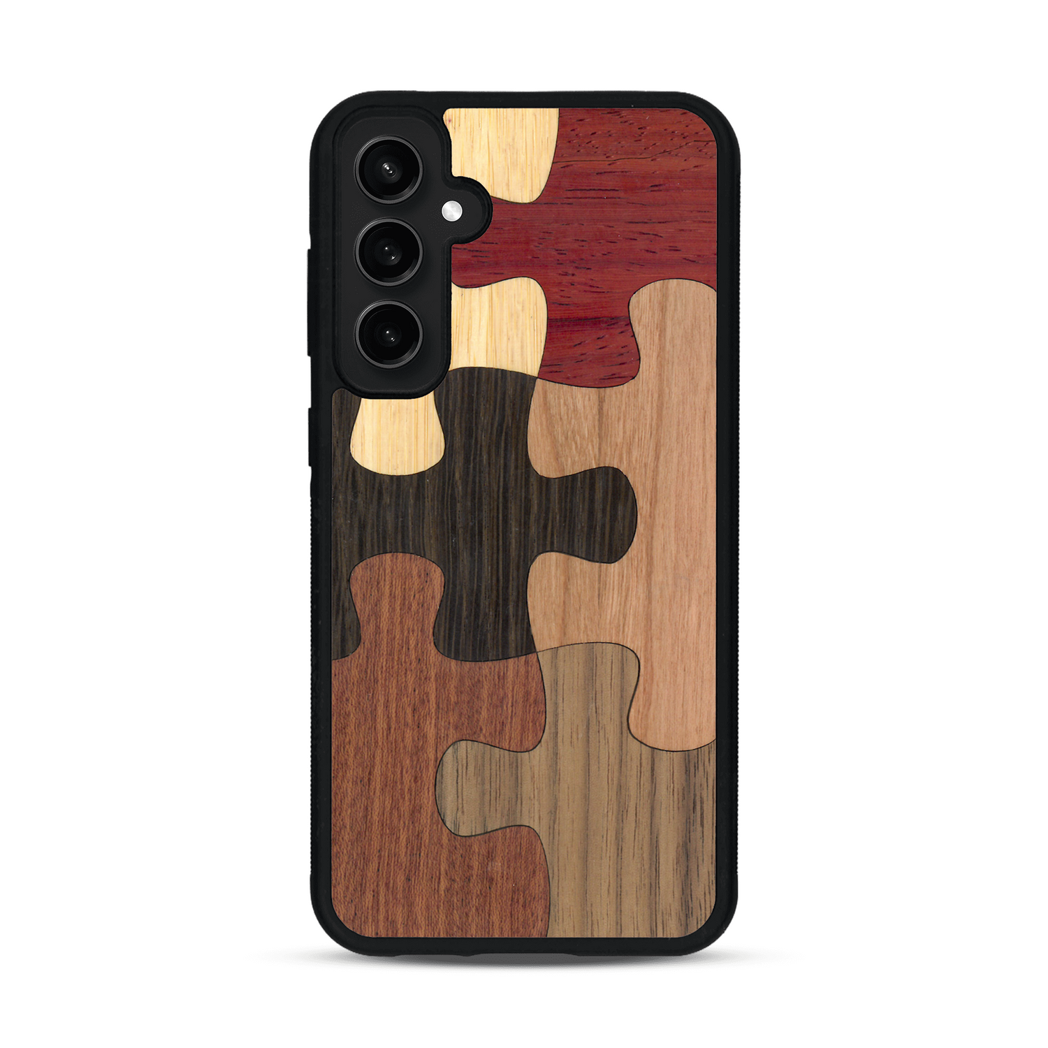 Coque de protection en bois véritable fabriquée en France pour  représentant un puzzle en six pièces qui allie du chêne fumé, du noyer, du bambou, du padouk, du merisier et de l'acajou