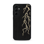 Coque de protection en bois véritable fabriquée en France pour  alliant plusieurs essences de bois pour représenter un éclair divin