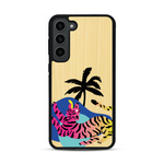 Coque de protection en bois véritable fabriquée en France pour Samsung S23+ représentant un tigre coloré avec un design moderne et minimaliste sur le thème de la jungle et de la nature