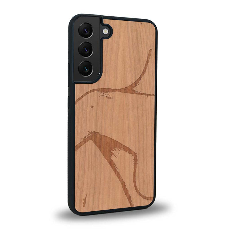 Coque de protection en bois véritable fabriquée en France pour Samsung S24 représentant une silhouette féminine dessinée à la main par l'artiste Maud Dabs