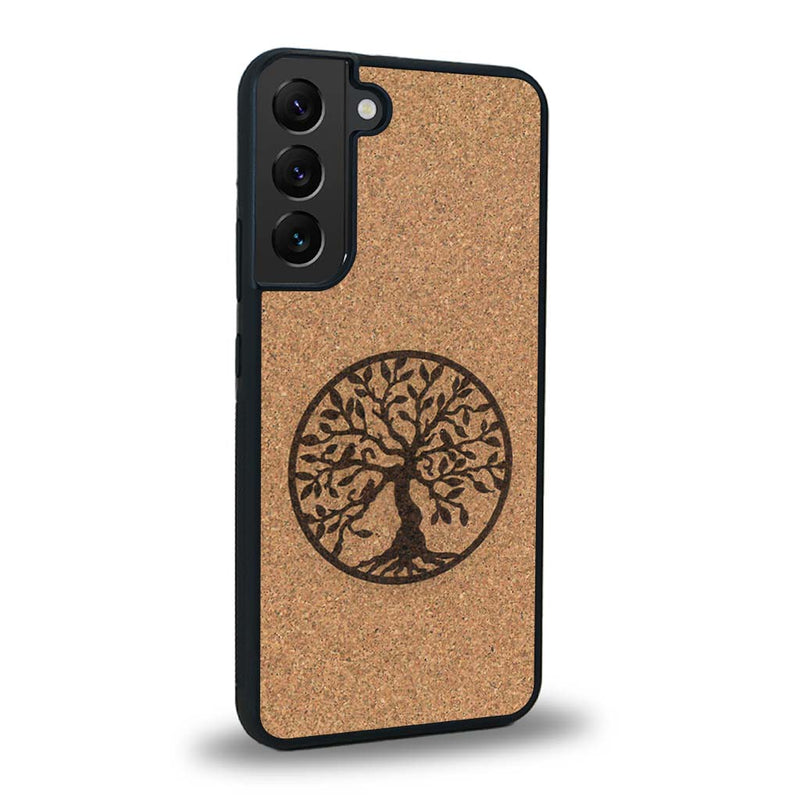 Coque de protection en bois véritable fabriquée en France pour Samsung S24 sur le thème de la spiritualité et du yoga avec une gravure zen représentant un arbre de vie