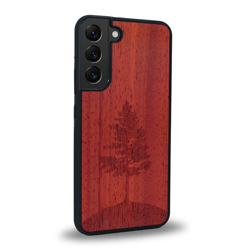 Coque de protection en bois véritable fabriquée en France pour Samsung S24 sur le thème de la nature, de la fôret et de l'écoresponsabilité avec une gravure représentant un arbre 