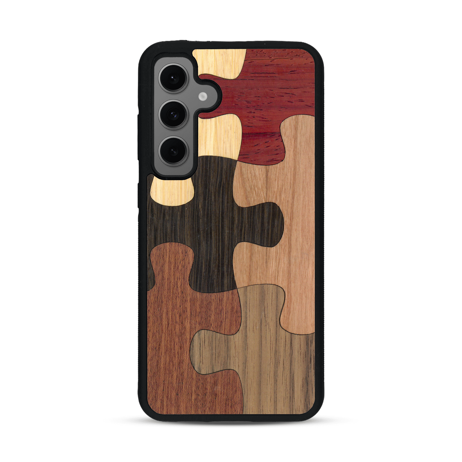 Coque de protection en bois véritable fabriquée en France pour  représentant un puzzle en six pièces qui allie du chêne fumé, du noyer, du bambou, du padouk, du merisier et de l'acajou
