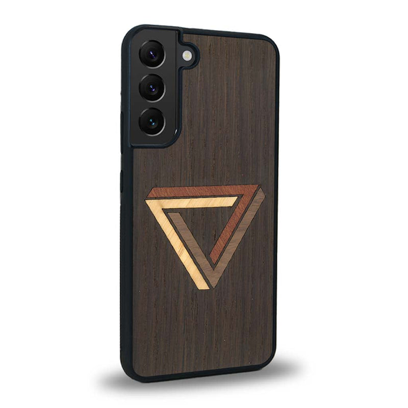 Coque de protection en bois véritable fabriquée en France pour Samsung S24 sur le thème de l'art géométrique qui allie du chêne fumé, du noyer, du bambou et du padouk représentant le triangle de penrose