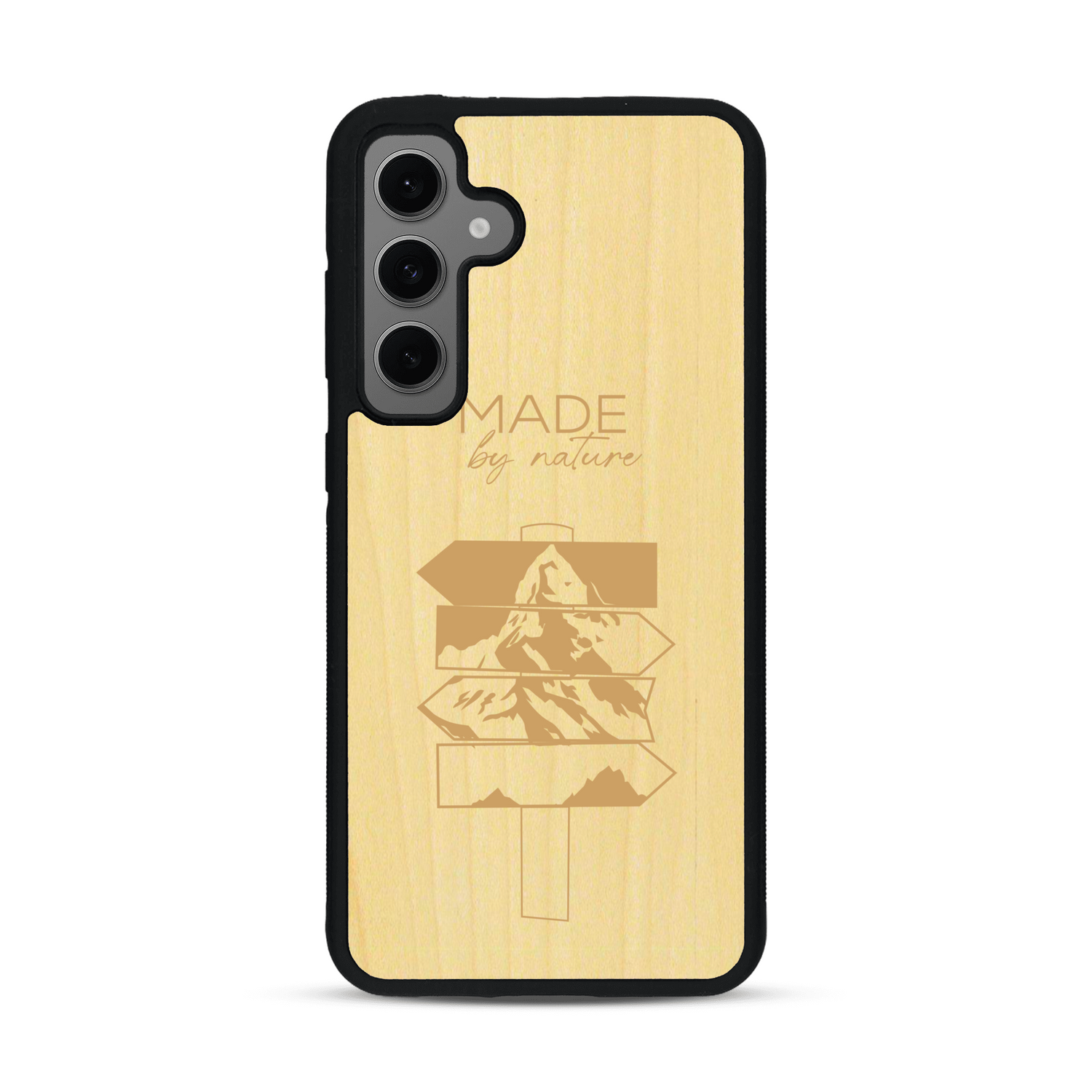 Coque de protection en bois véritable fabriquée en France pour  sur le thème de la nature et des arbres avec une gravure représentant une pomme de pin et la phrase "made by nature"