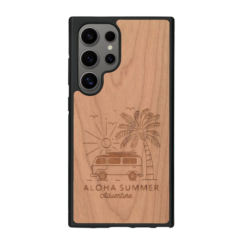 Coque de protection en bois véritable fabriquée en France pour Samsung S25 Ultra sur le thème de la plage, de l'été et vanlife.