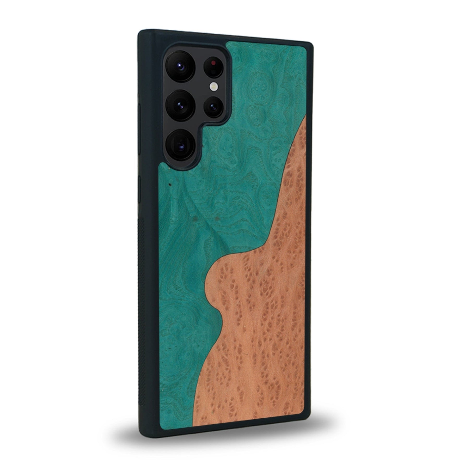 Coque de protection en bois véritable fabriquée en France pour Samsung S25 Ultra alliant plusieurs essences de bois pour représenter une plage paradisiaque